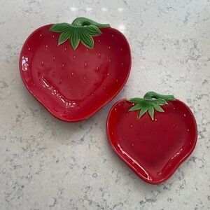 Vintage 60’s Strawberry Plate Set